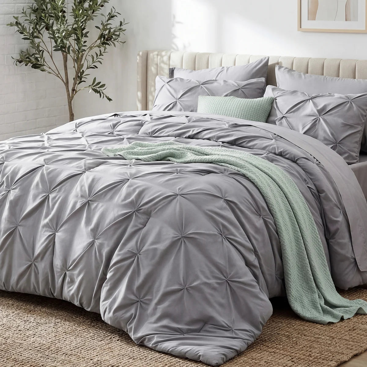 Bedsure Queen Pintuck Bed-in-a-Bag- Gray Pinch Pleat Comforter with Sheets