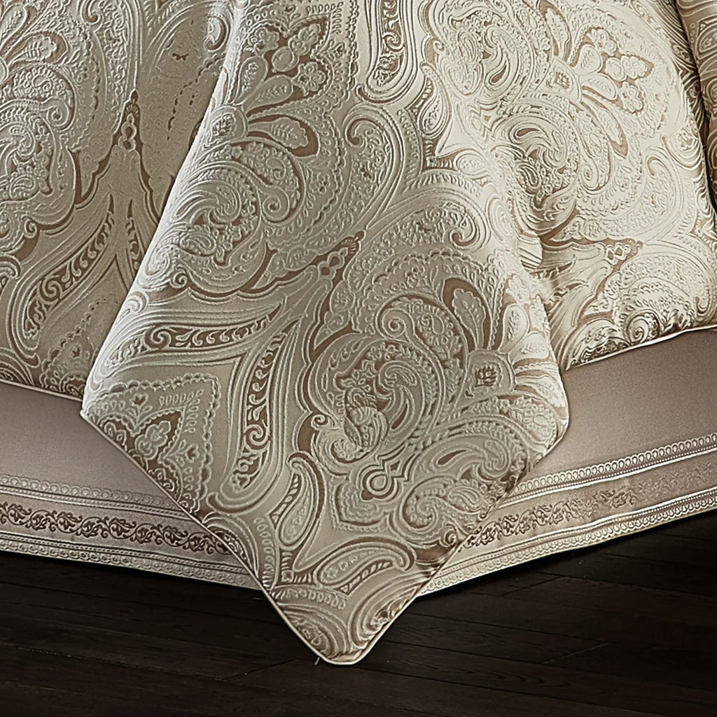 Trinity Queen 4Pc. Comforter Set