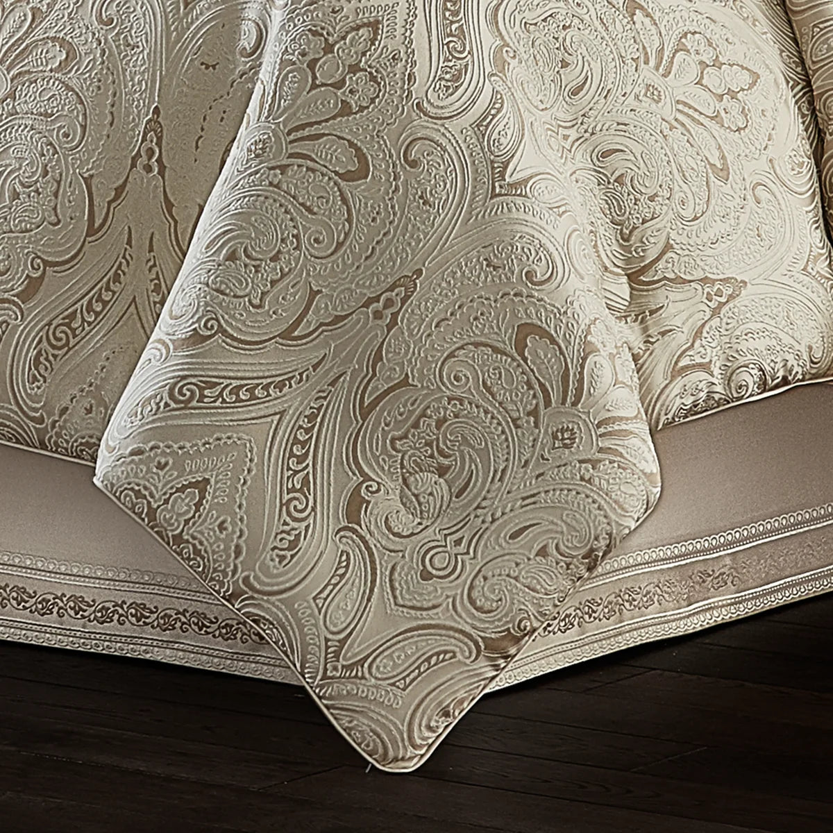 Trinity Queen 4Pc. Comforter Set
