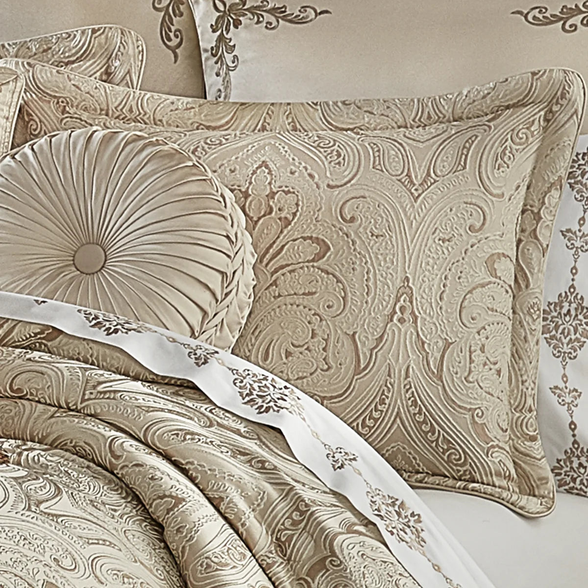 Trinity Queen 4Pc. Comforter Set